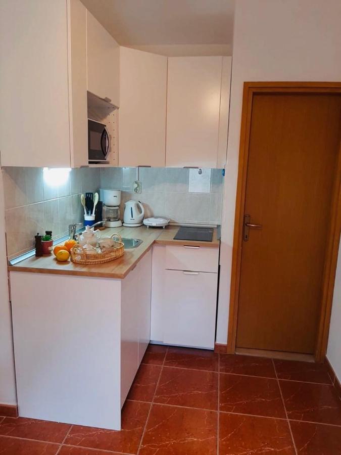 Apartments Barbaresko Lumbarda Esterno foto