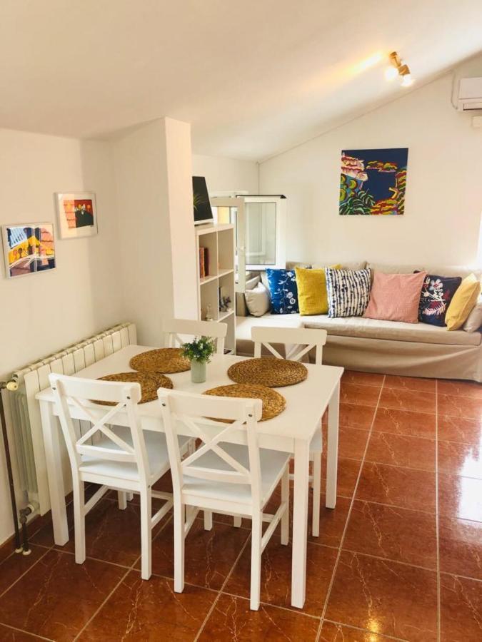 Apartments Barbaresko Lumbarda Esterno foto