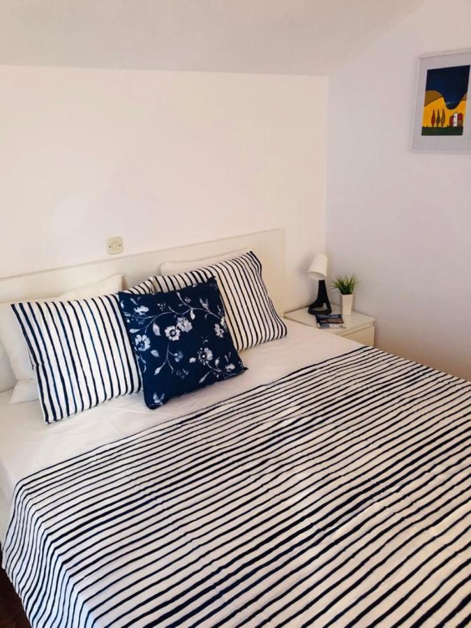 Apartments Barbaresko Lumbarda Esterno foto