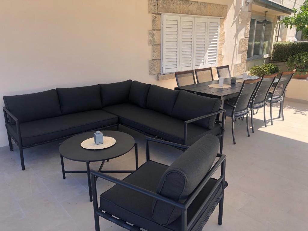 Apartments Barbaresko Lumbarda Esterno foto
