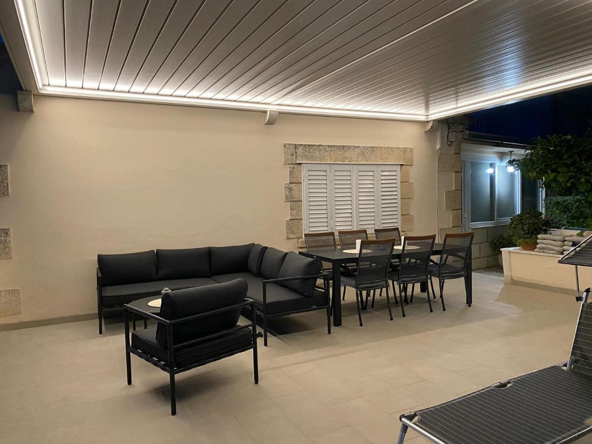 Apartments Barbaresko Lumbarda Esterno foto