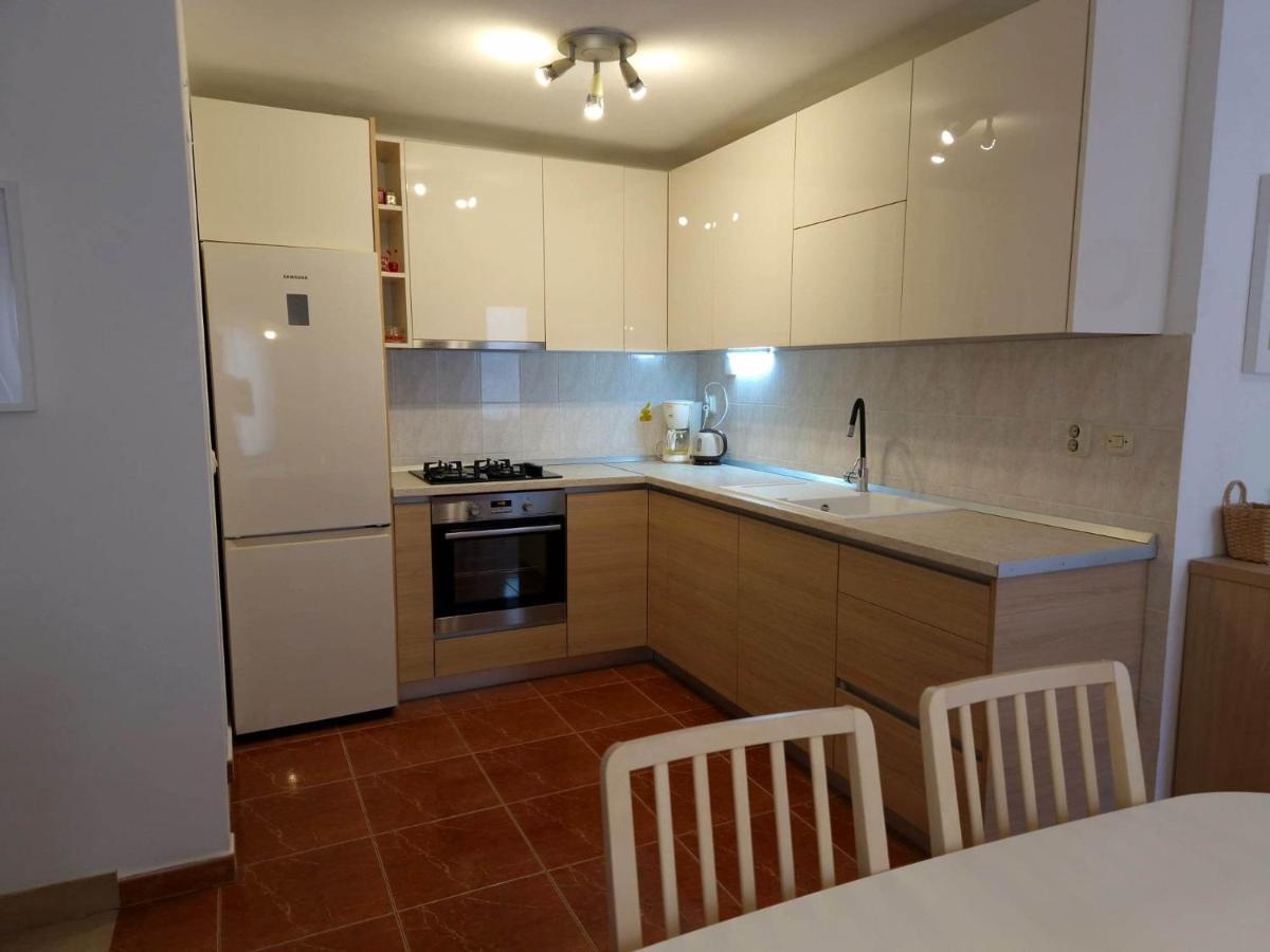 Apartments Barbaresko Lumbarda Esterno foto