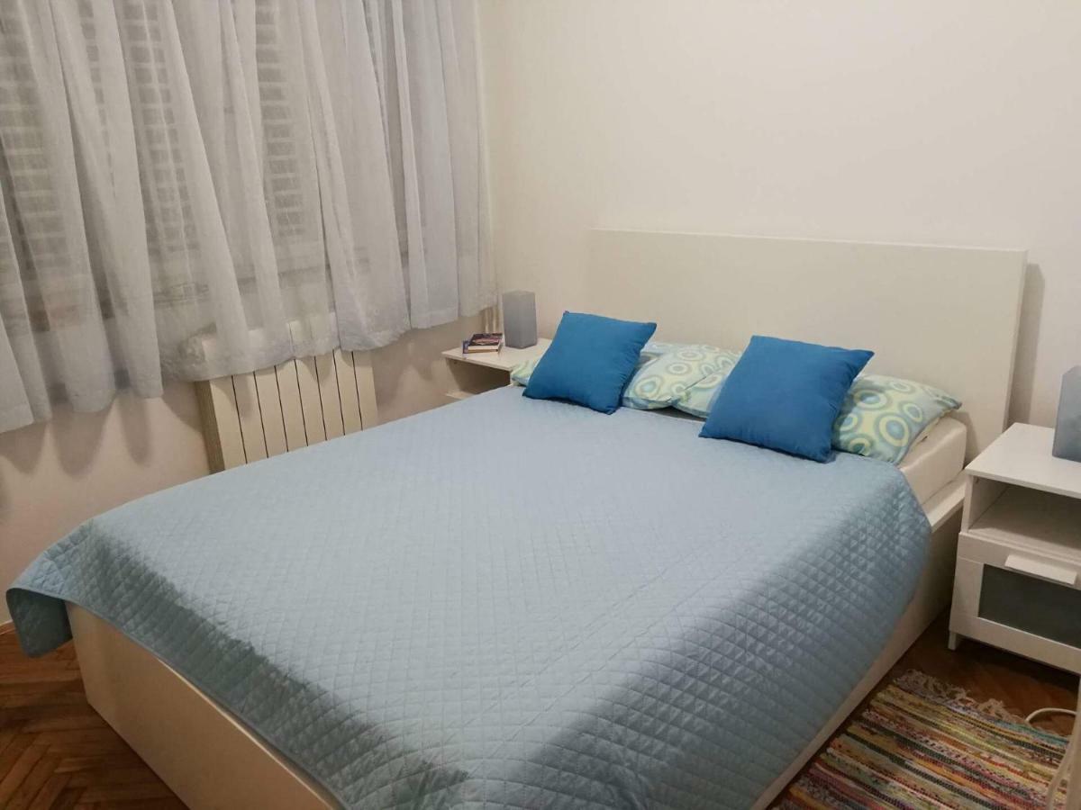 Apartments Barbaresko Lumbarda Esterno foto