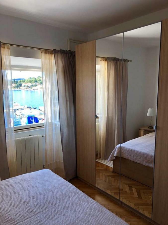 Apartments Barbaresko Lumbarda Esterno foto